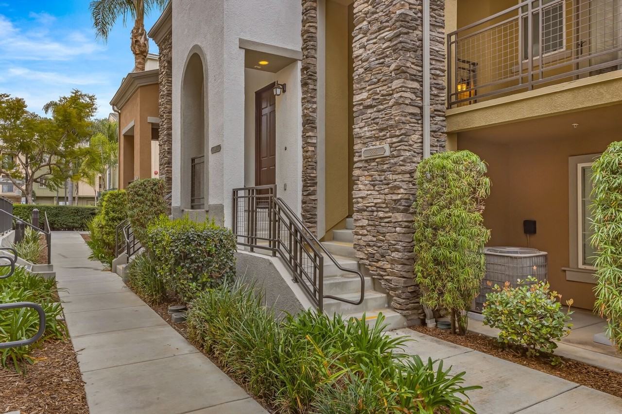 8893 Promenade North Pl - Photo 2 of 28