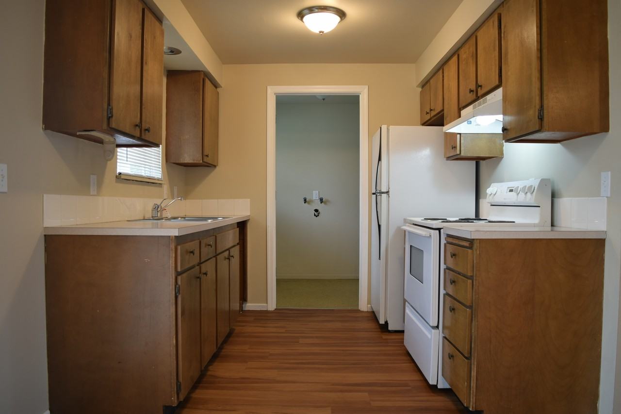 Newton Street Duplexes - Photo 3 of 11