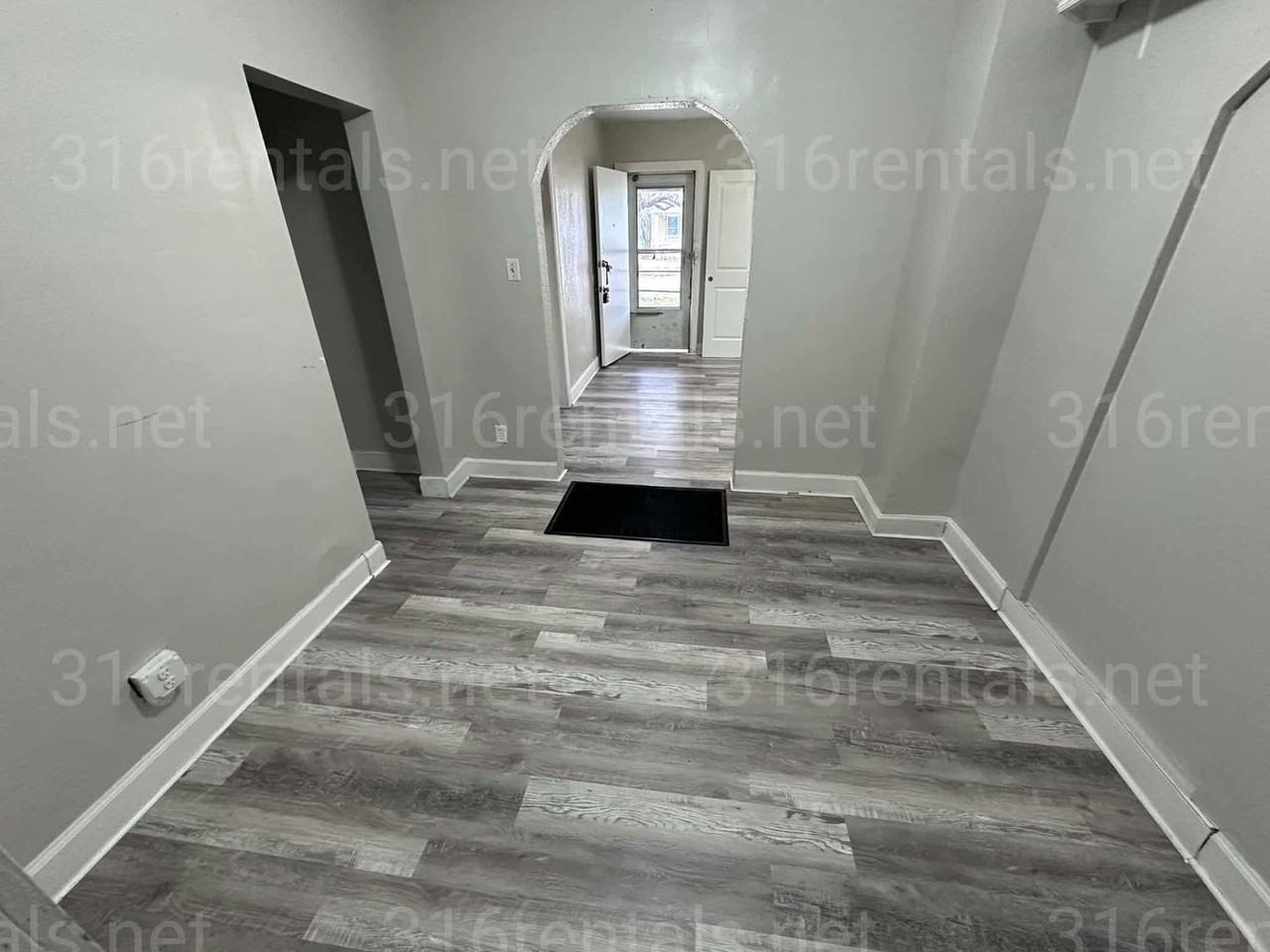 1235 N Indiana Ave - Photo 3 of 10