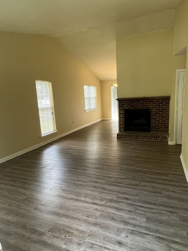 6714 Marston Ct - Photo 3 of 17