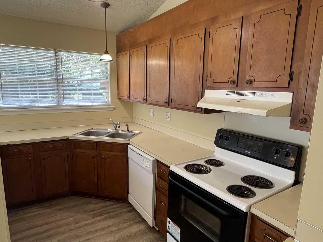 6714 Marston Ct - Photo 7 of 17