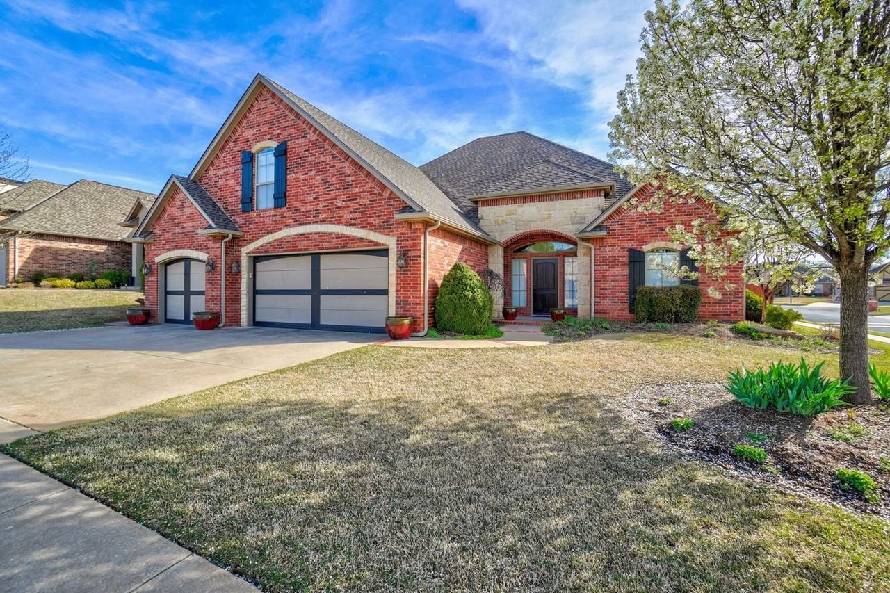 4601 Nw 162nd Ct - Photo 2 of 34