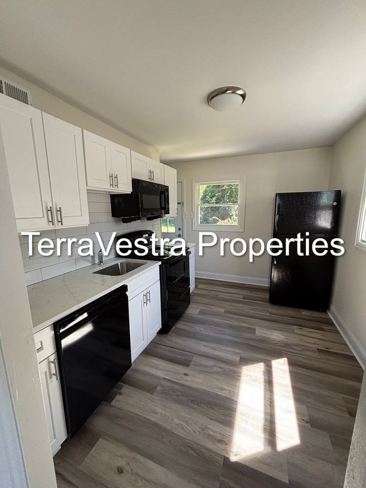 1508 3rd Ave - Photo 2 of 18