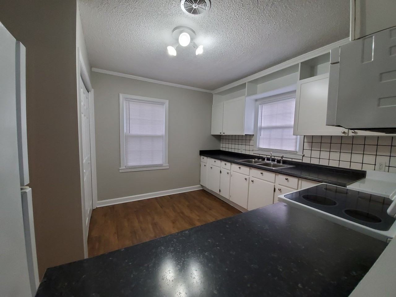 6 Deanna Dr - Photo 4 of 21