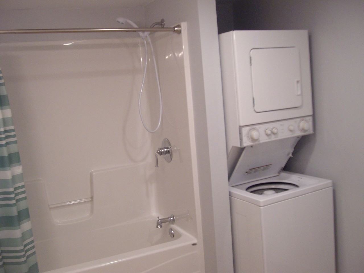 516 W Washington St - Photo 3 of 15