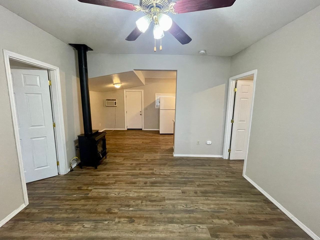 110 Se 13th St - Photo 2 of 13