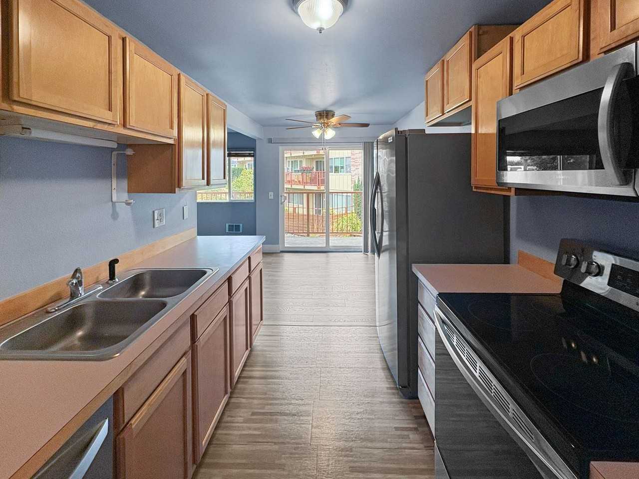 425 45th Street Southwest #201 - Photo 4 of 10