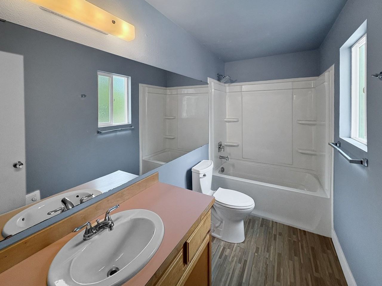 425 45th Street Southwest #201 - Photo 5 of 10