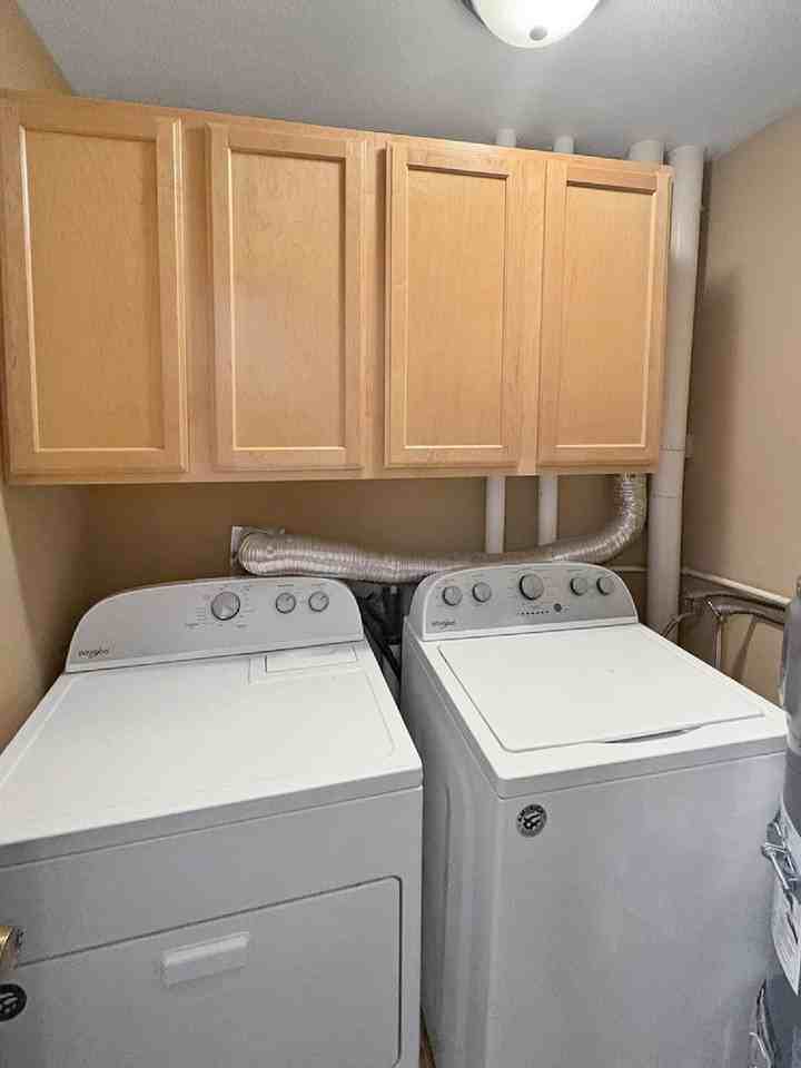 425 45th Street Southwest #201 - Photo 6 of 10