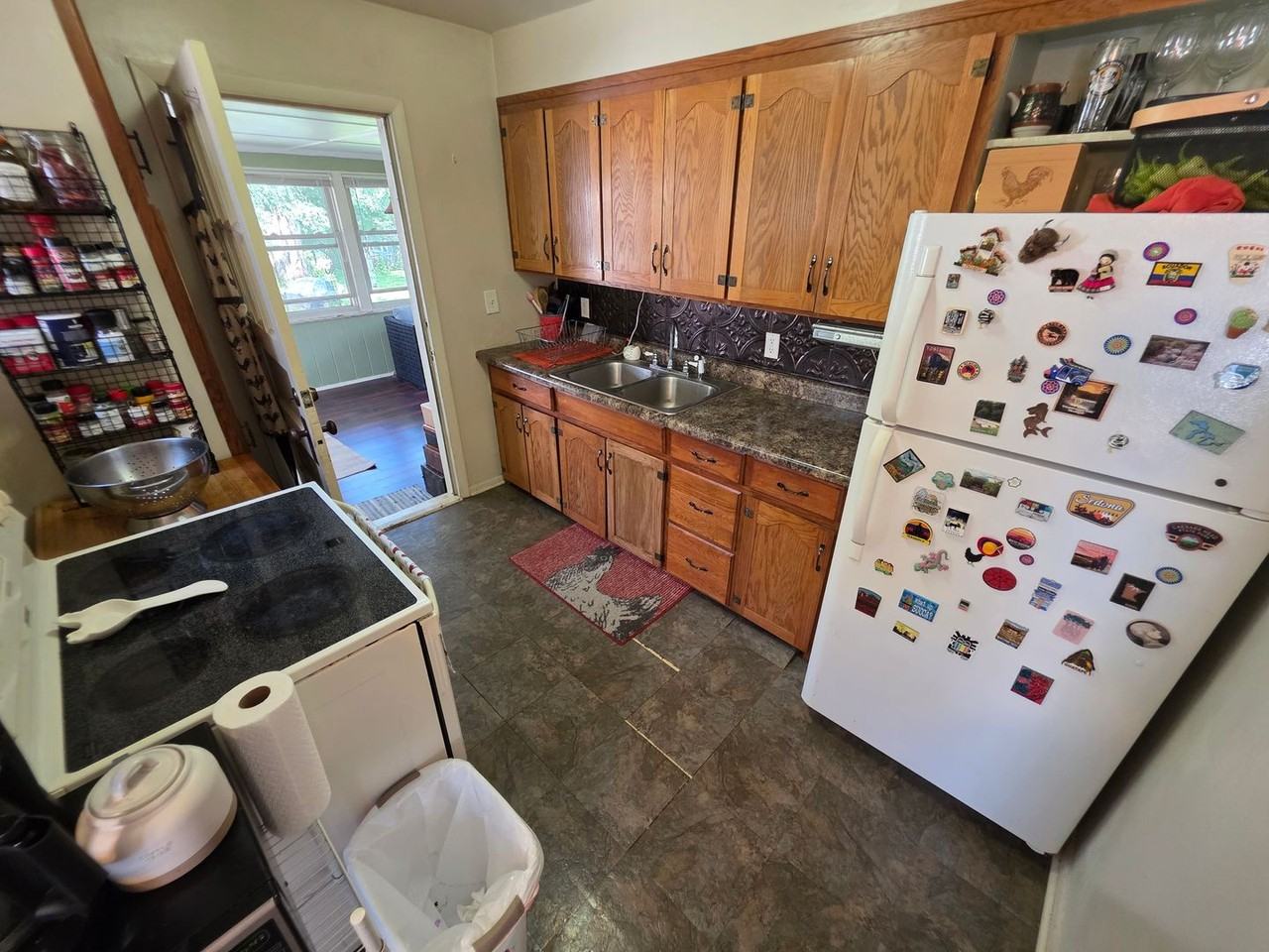 1318 Hoover Ave - Photo 3 of 17