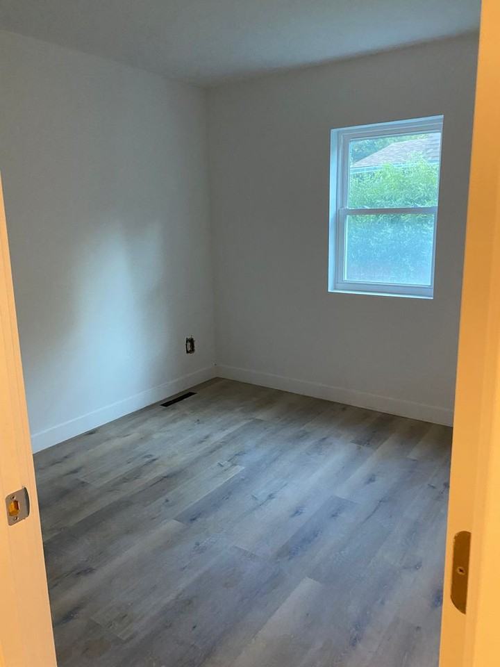 3722 S 22nd St - Photo 2 of 3