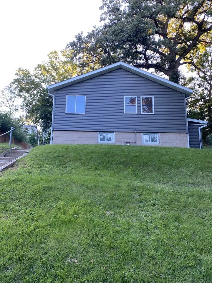 3722 S 22nd St - Photo 3 of 3