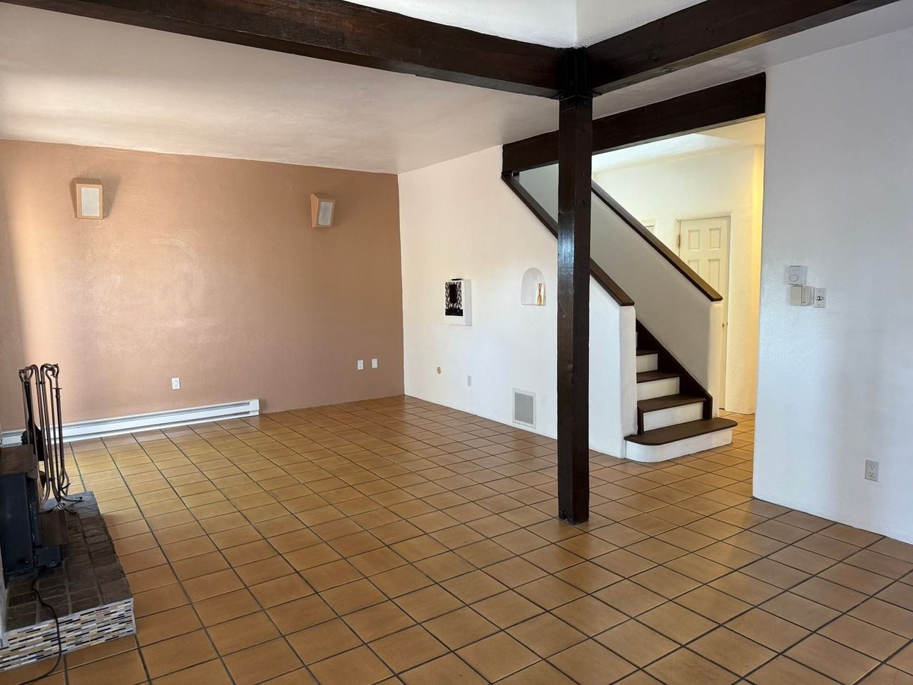 814 Southeast Cir Nw - Photo 5 of 24