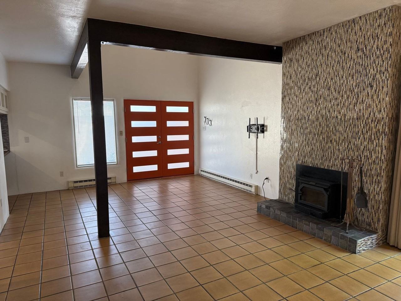 814 Southeast Cir Nw - Photo 7 of 24