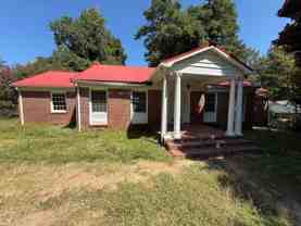 220 Woodside Dr - Photo 1 of 1
