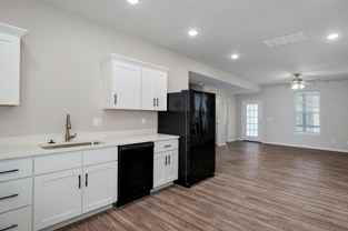 Hampton 300 - RP - Photo 1 of 1