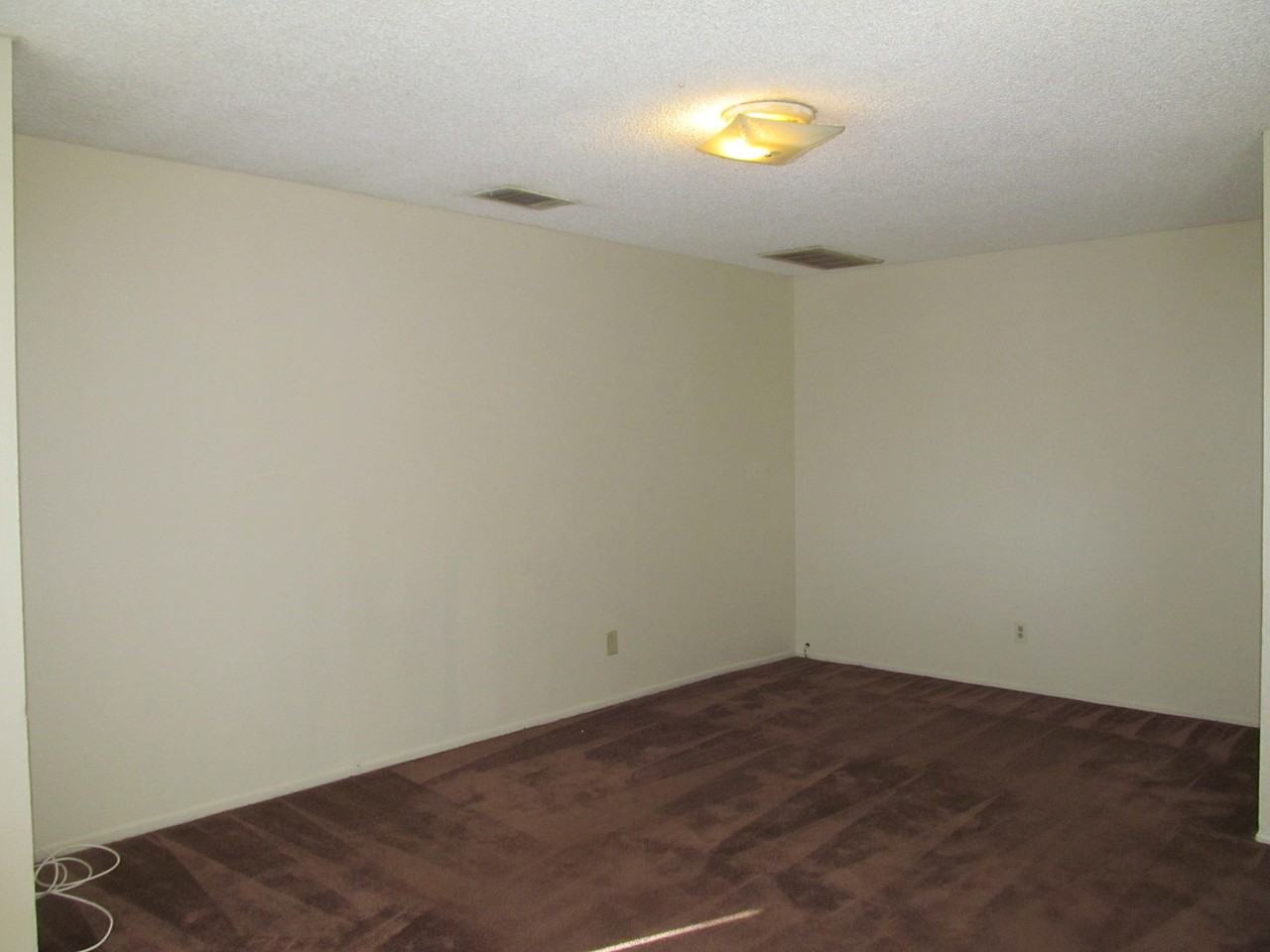 24745 Webster Ave - Photo 2 of 3