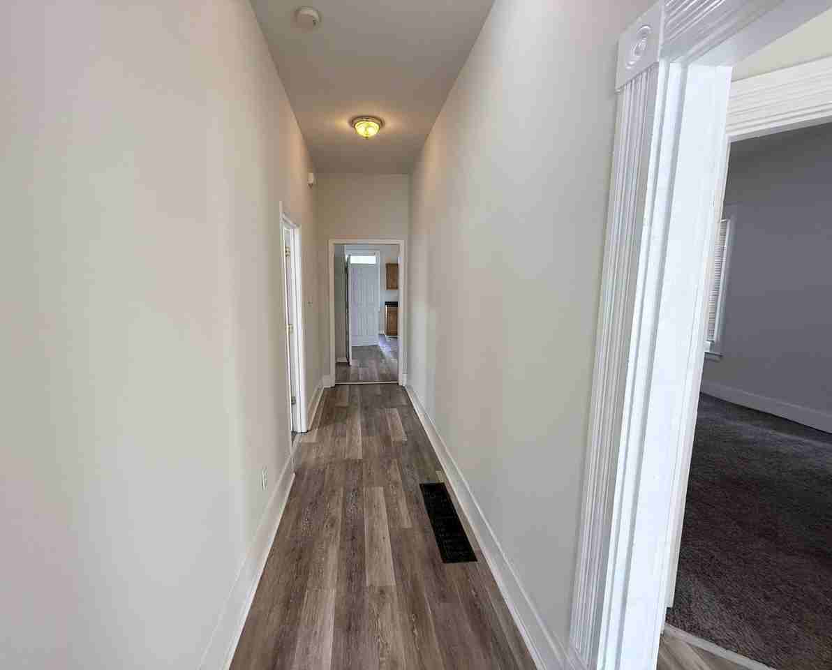 243 Lexington Ave - Photo 5 of 30