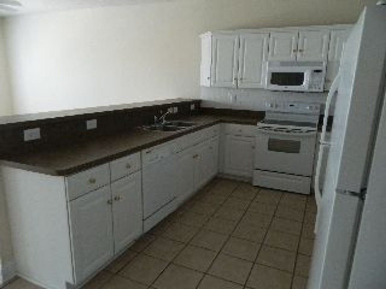 101 Duncraig Dr #102-202 - Photo 4 of 10