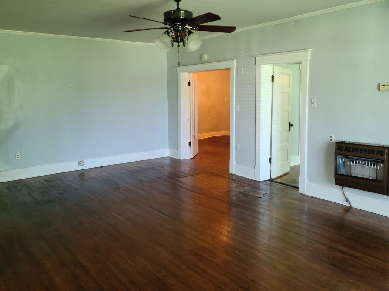 709 Main St - Photo 3 of 18