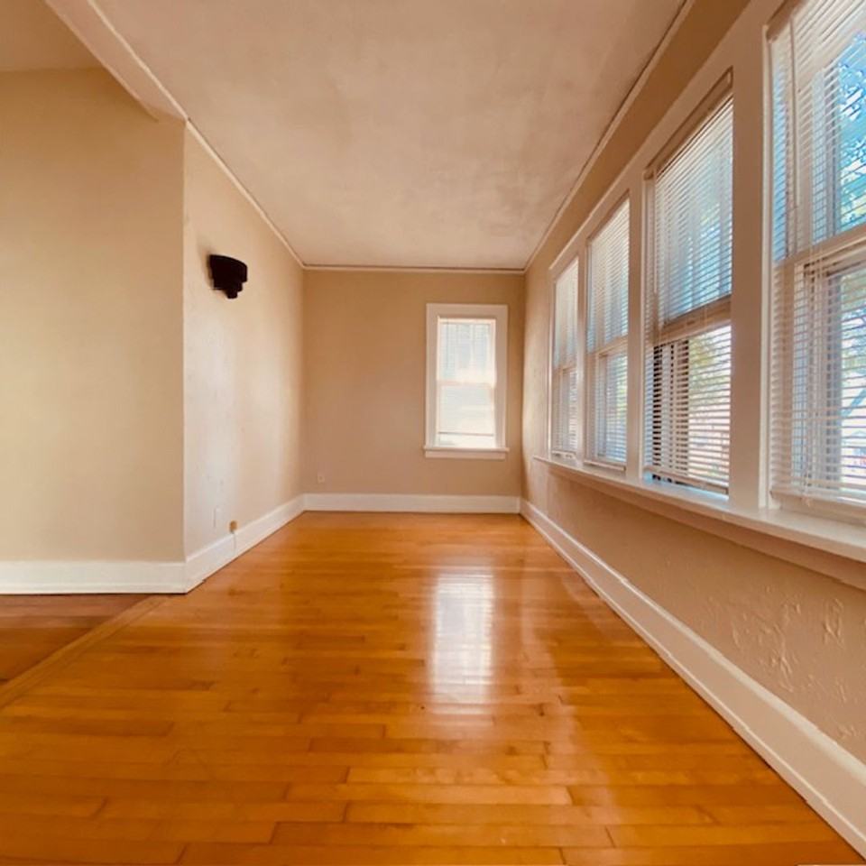 2474 N Bartlett Ave - Photo 2 of 26