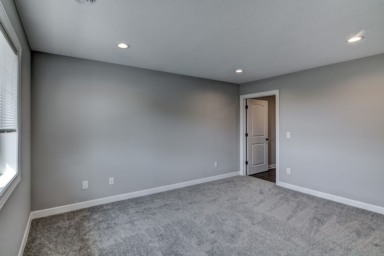 634A W 9th St - Photo 5 of 14