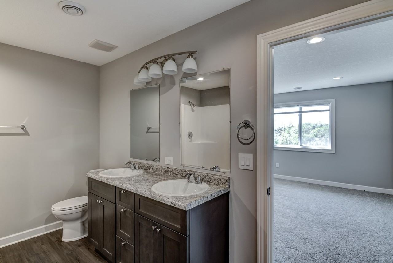 634A W 9th St - Photo 7 of 14