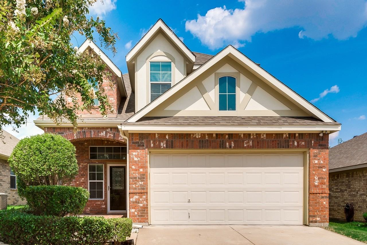 8636 Lariat Cir - Photo 3 of 32