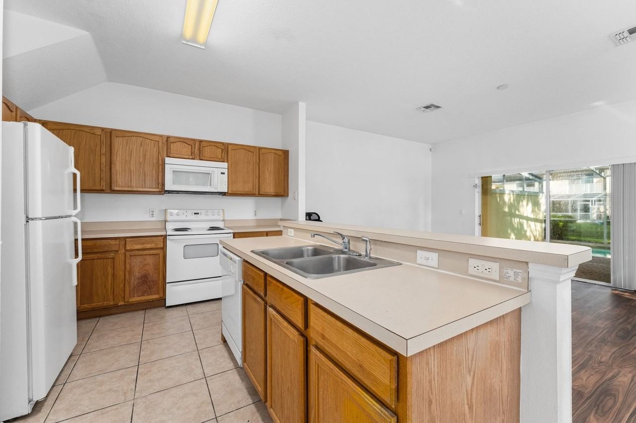 1547 Still Dr - Photo 5 of 24