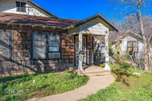 704 Grape St - Photo 1 of 1