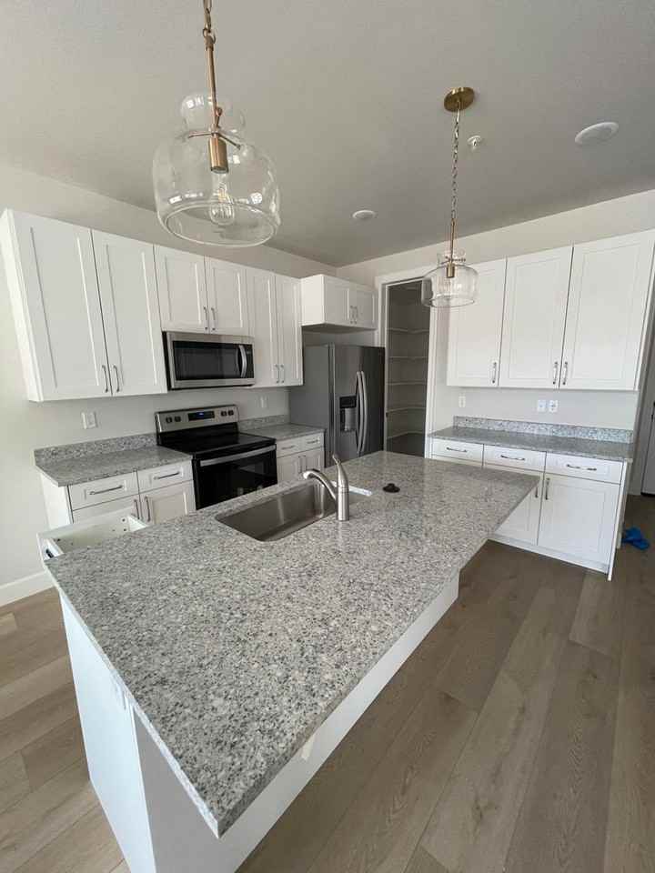 1017 N 1030 W - Photo 2 of 21