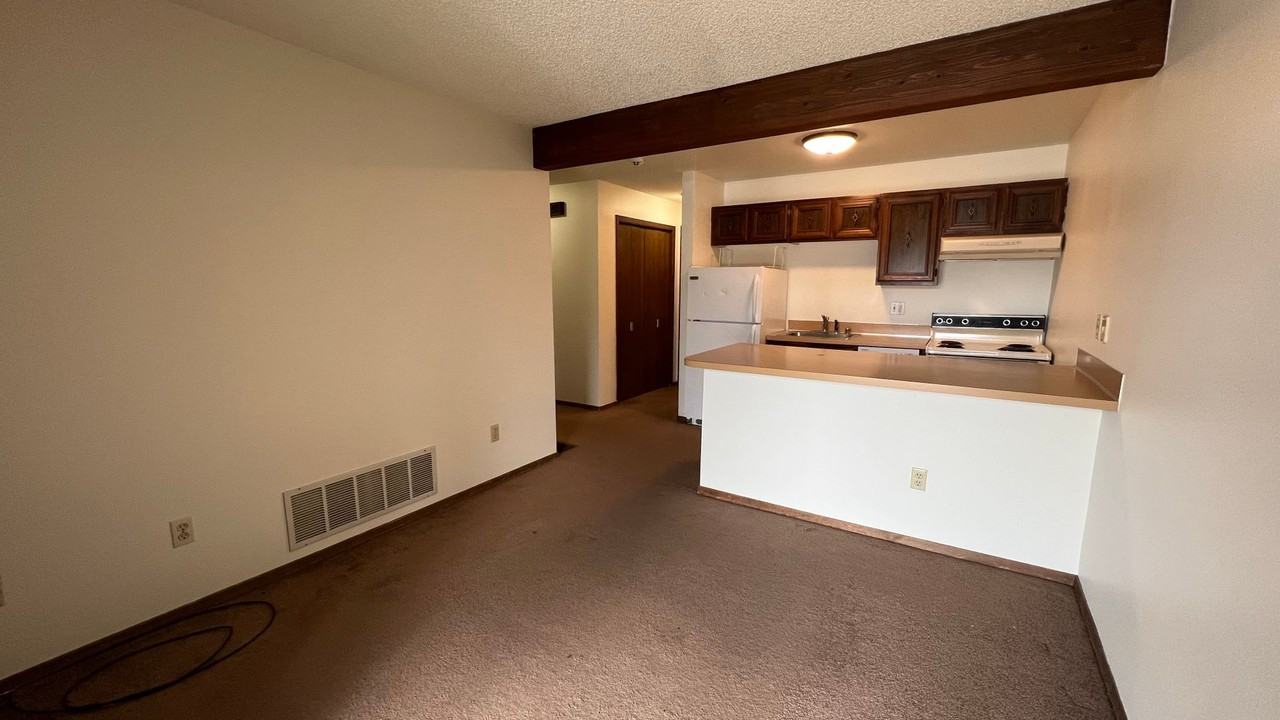 2200 Minerva Way #B8 - Photo 2 of 10