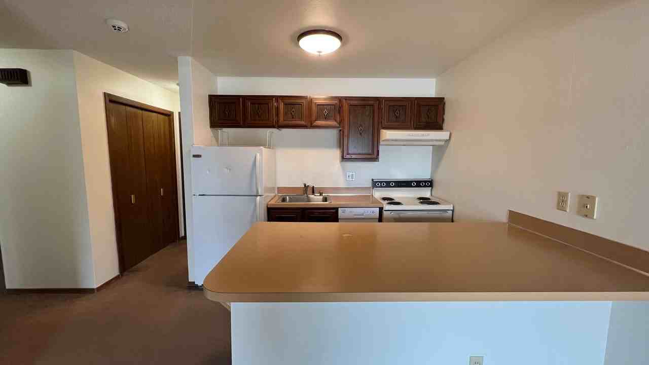 2200 Minerva Way #B8 - Photo 3 of 10