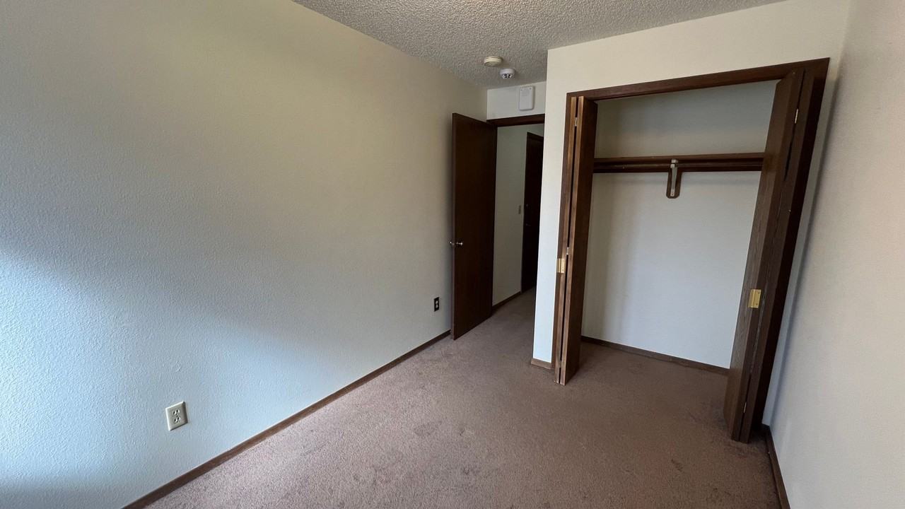 2200 Minerva Way #B8 - Photo 6 of 10