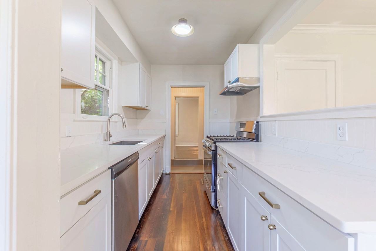 1925 Walker Ave - Photo 3 of 29