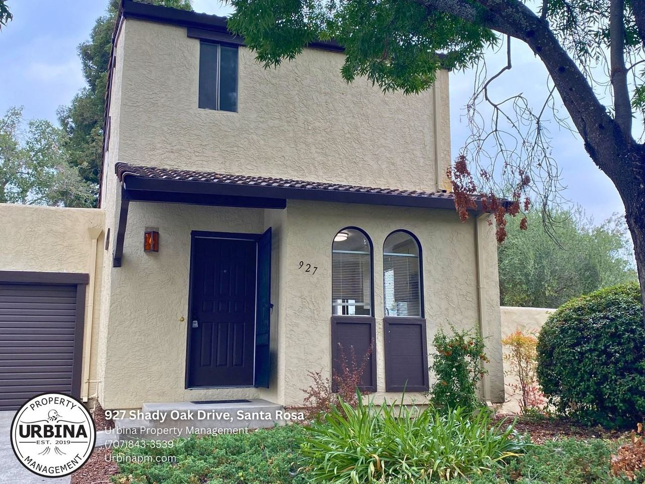 927 Shady Oak Dr - Photo 2 of 15