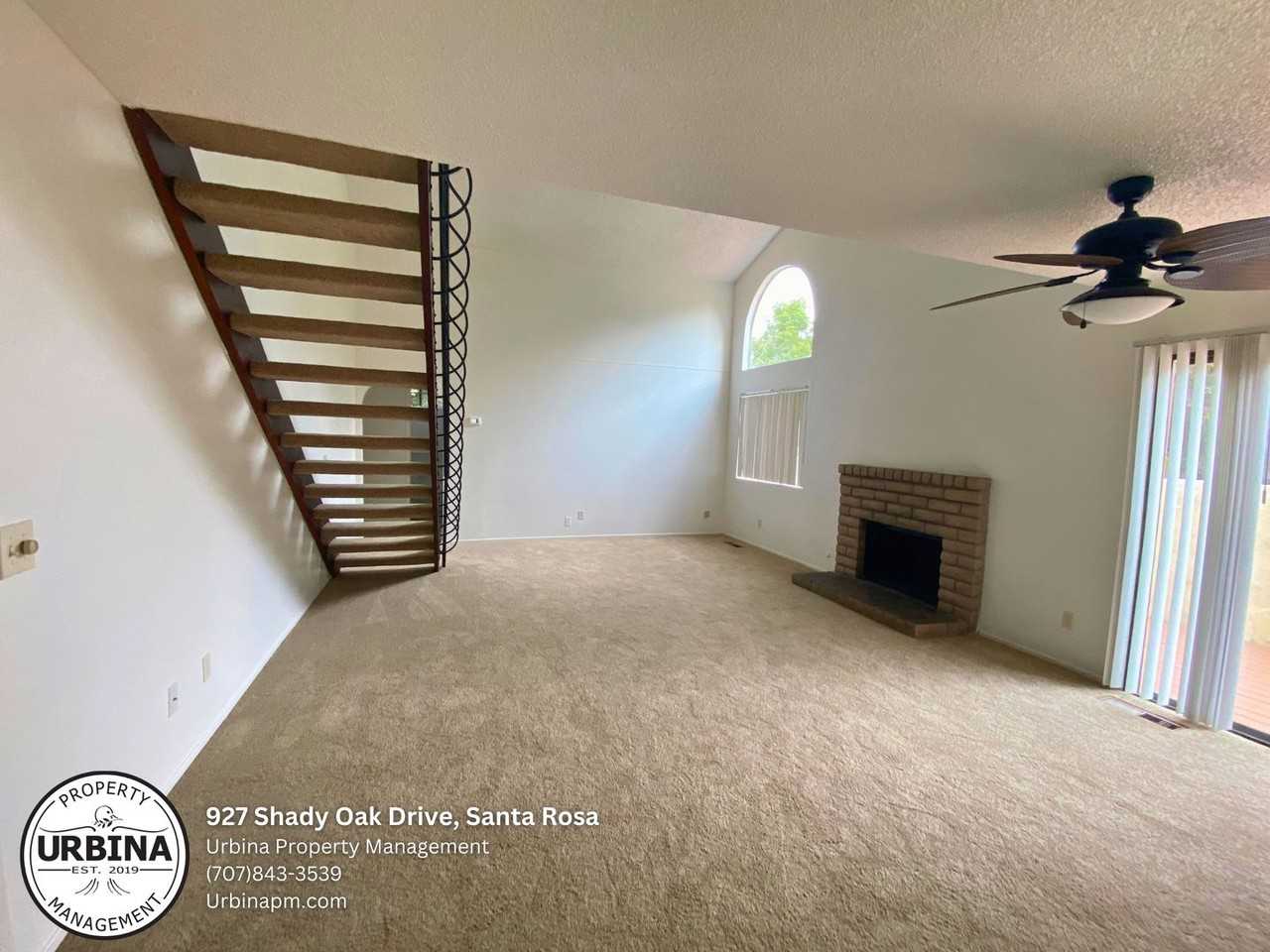 927 Shady Oak Dr - Photo 3 of 15