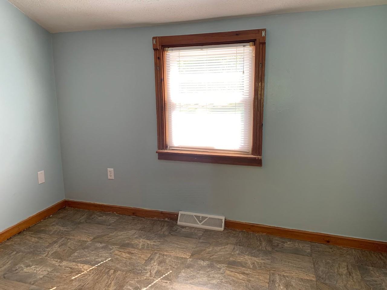 103 Quarry Ln - Photo 7 of 10