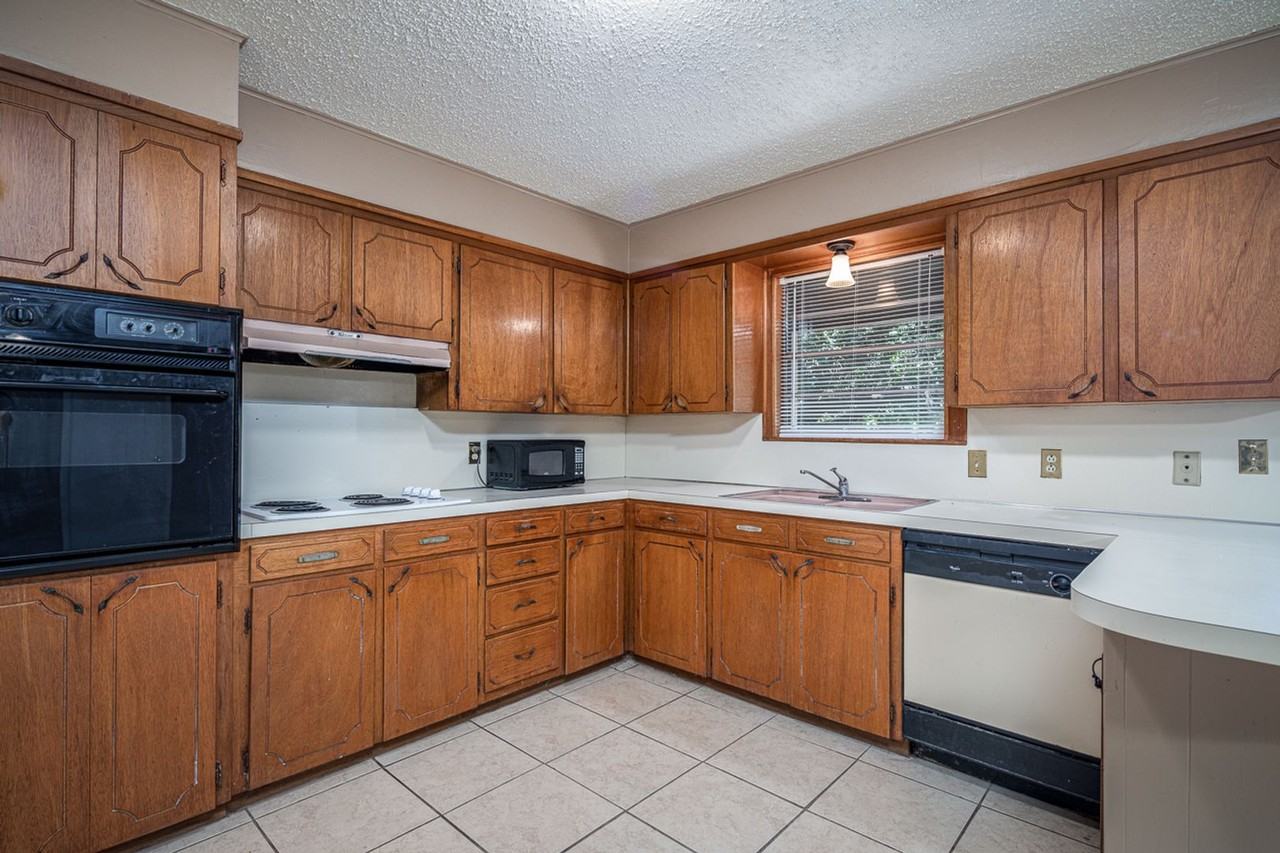 213 Fox Drive - Photo 7 of 13