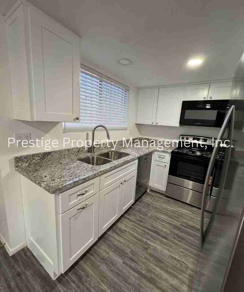 1756 W Calle Guadalajara - Photo 2 of 29