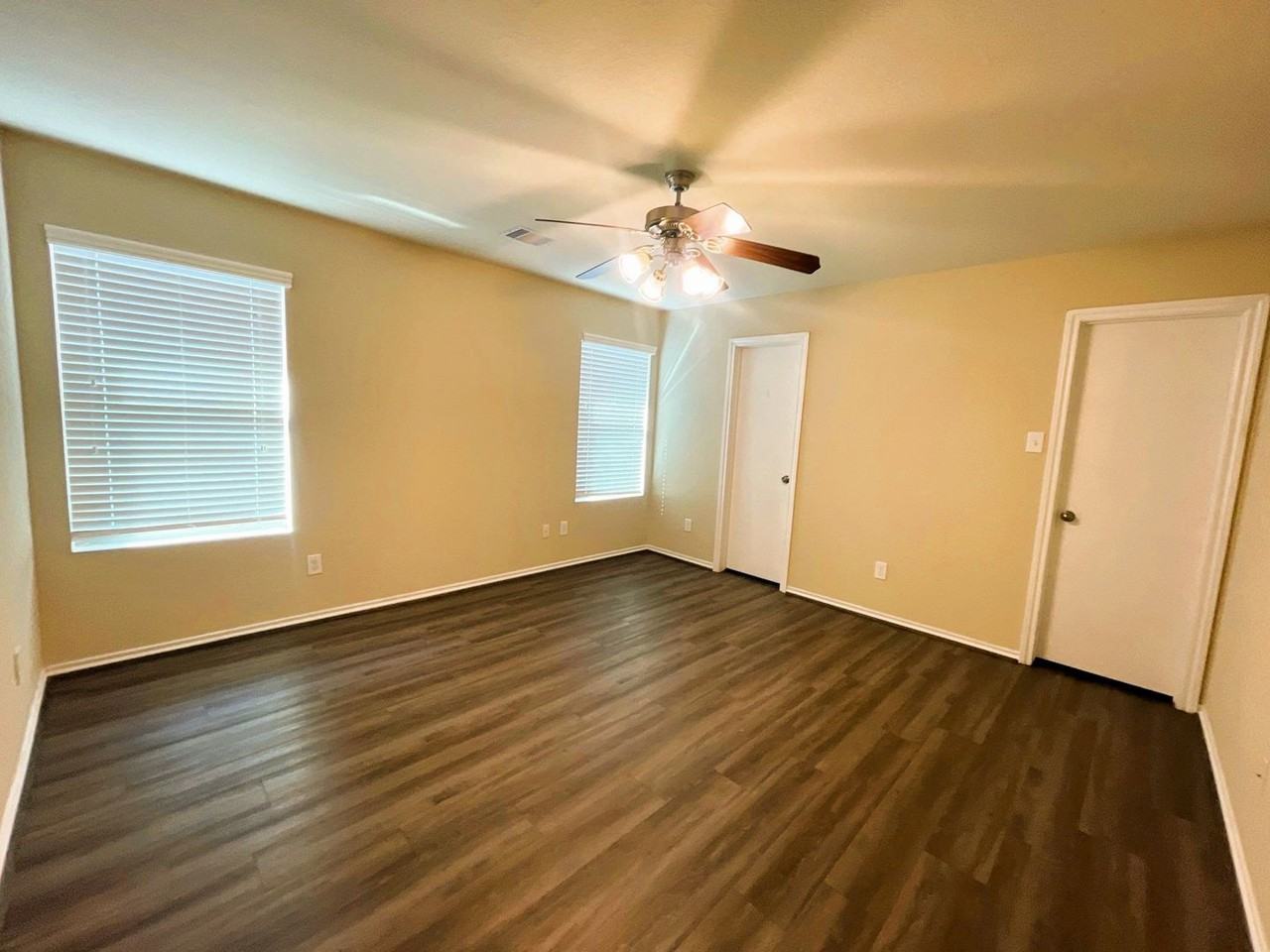 819 Katydid Court - Photo 4 of 27