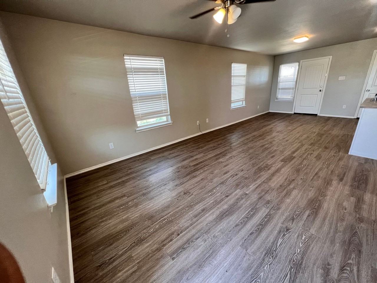 4315 E 61st St - Photo 4 of 11