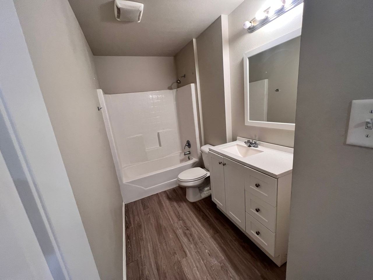 4315 E 61st St - Photo 5 of 11