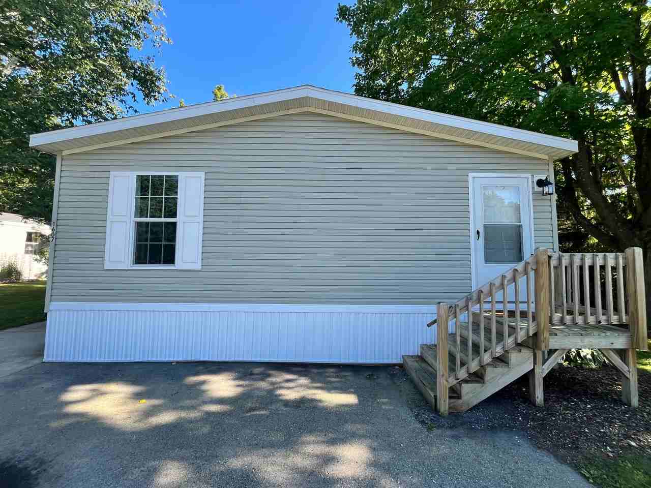 1607 Delaware Dr #16 - Photo 2 of 30