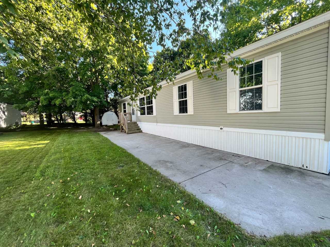 1607 Delaware Dr #16 - Photo 3 of 30