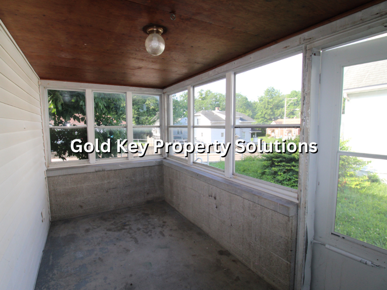 706 University Blvd - Photo 3 of 18