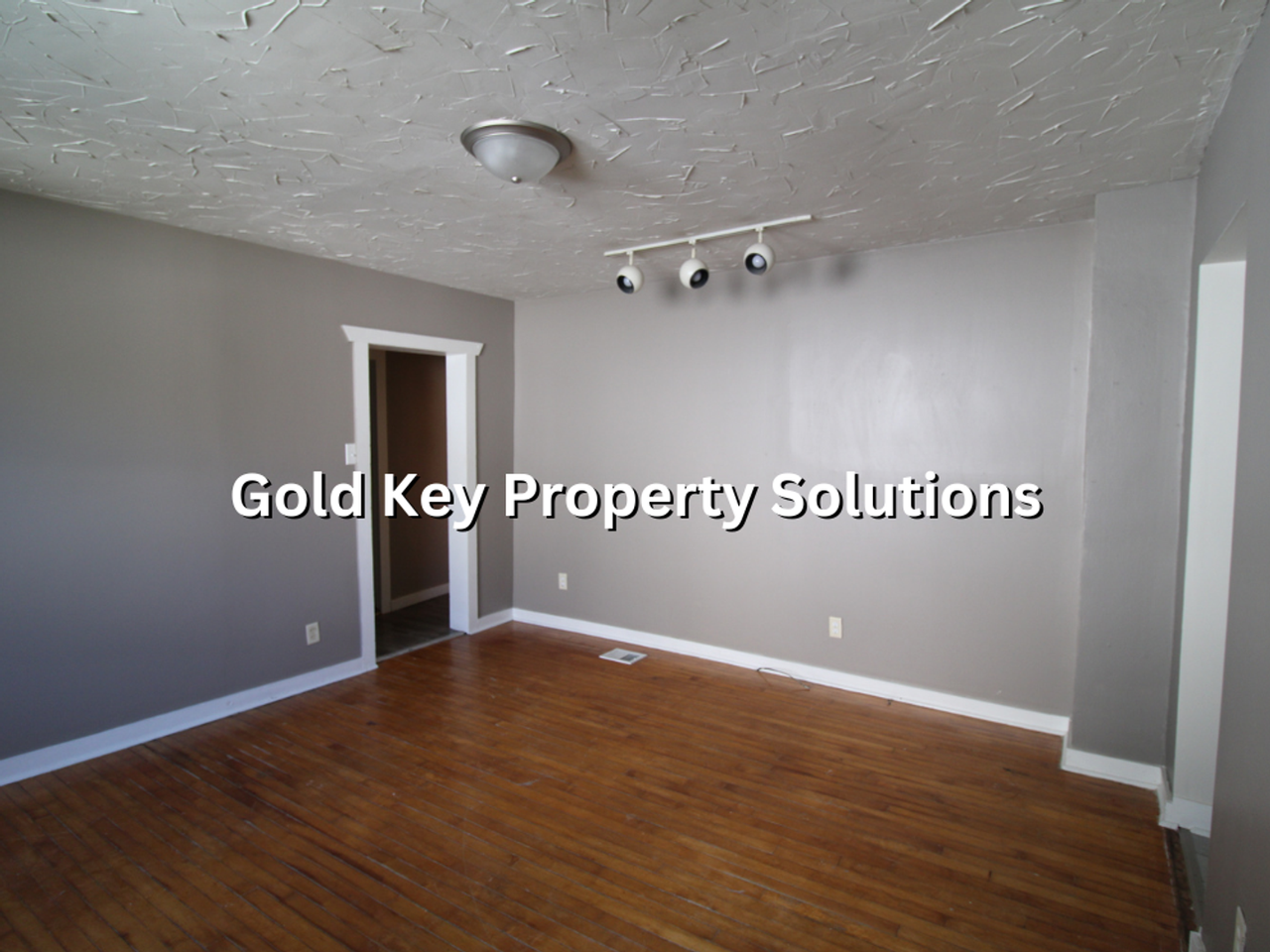 706 University Blvd - Photo 5 of 18