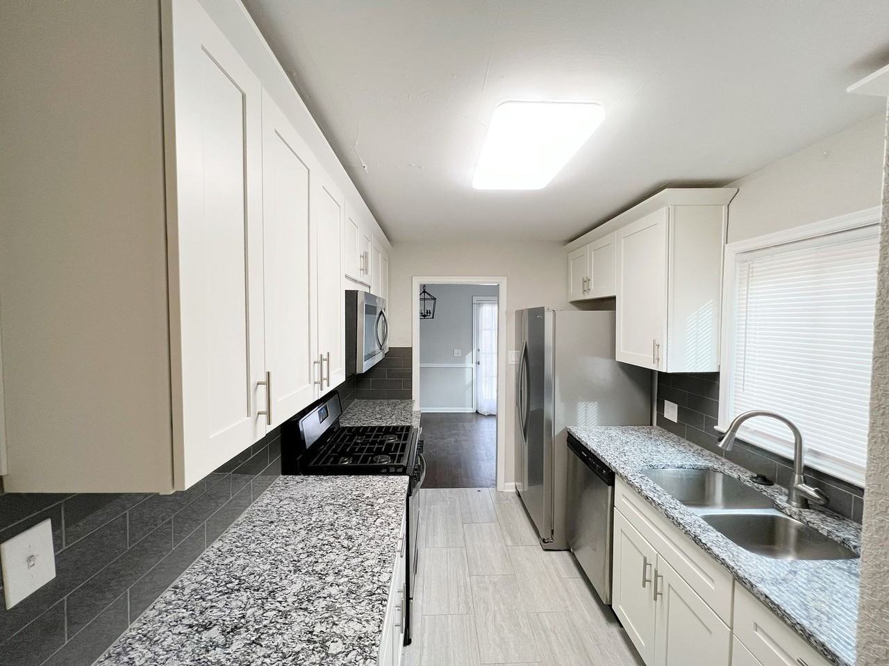 5533 Linden St - Photo 2 of 12