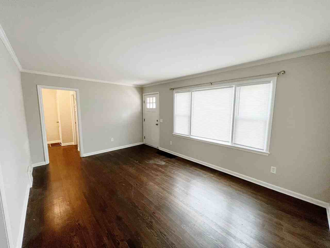 5533 Linden St - Photo 3 of 12