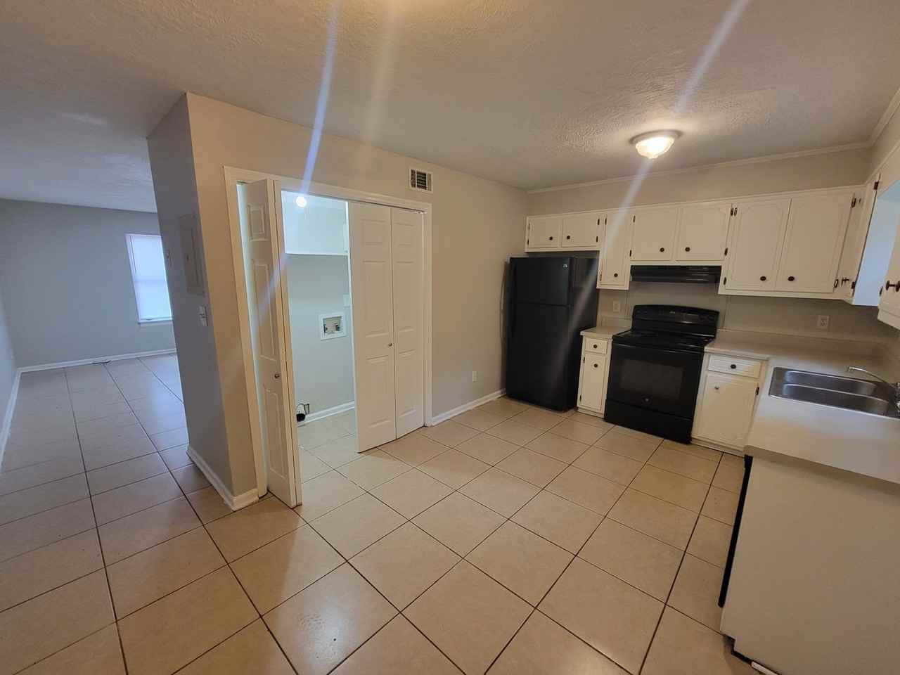 151 Chalet North Ct - Photo 6 of 15